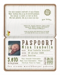 Belarto Hello World  - Originele geboortekaart als paspoort met opplakdiertjes, touw en labeltje
